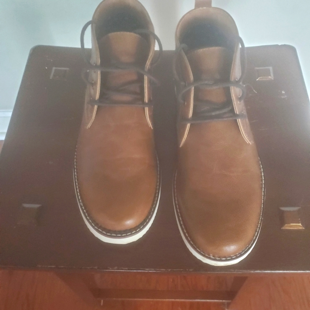 Boots size 8